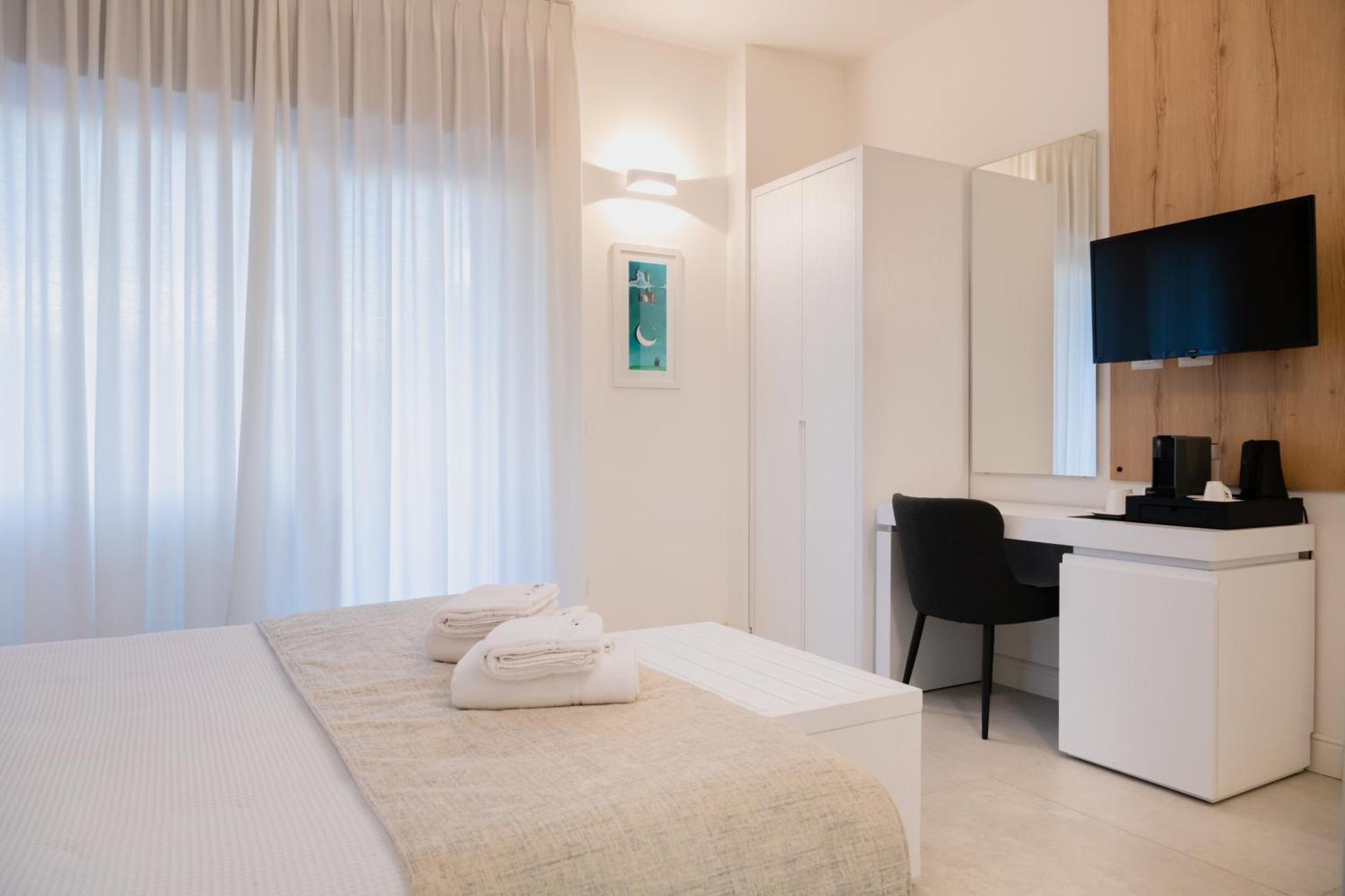 Lo Studio Di Viale Lo Re Camere & Caffe' Lecce Eksteriør bilde