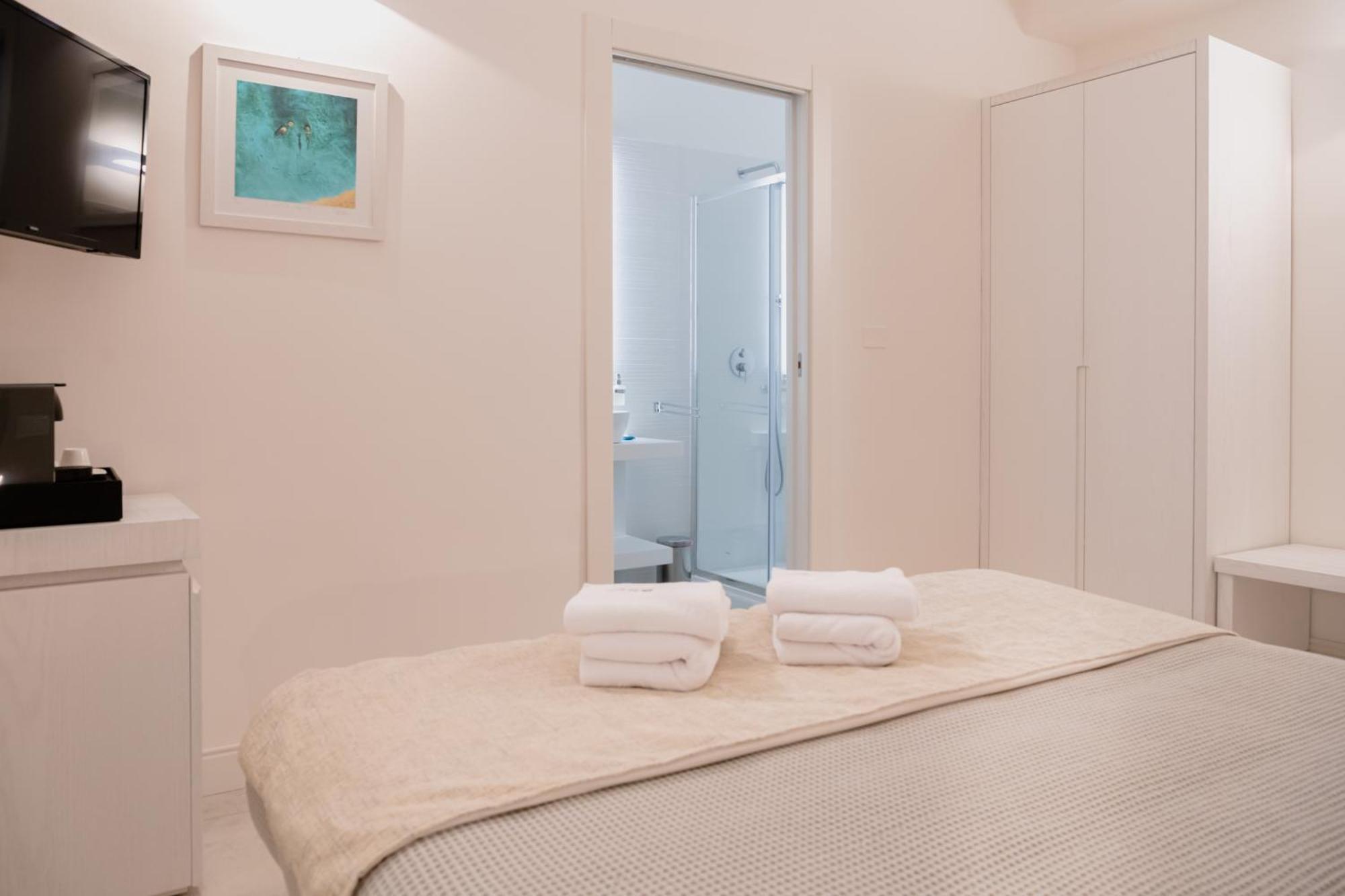 Lo Studio Di Viale Lo Re Camere & Caffe' Lecce Eksteriør bilde